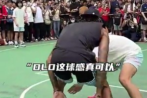 小情侣真会玩！莺歌与女友这自拍，看得人怪害羞的